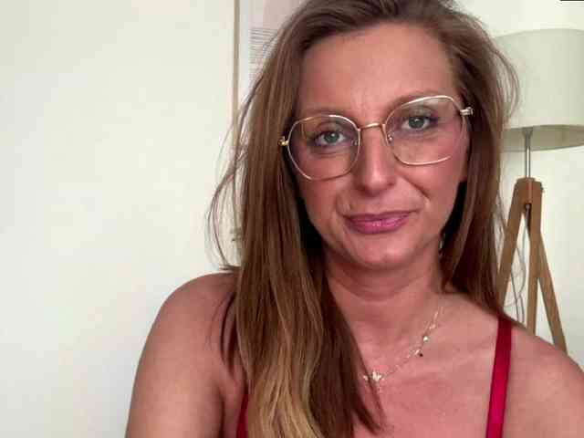 RachellaFox webcam
