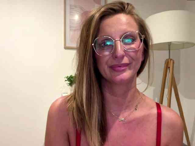 RachellaFox webcam