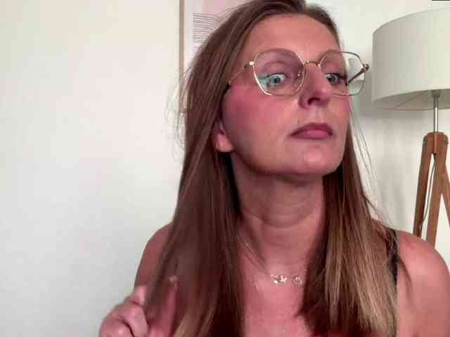 RachellaFox webcam