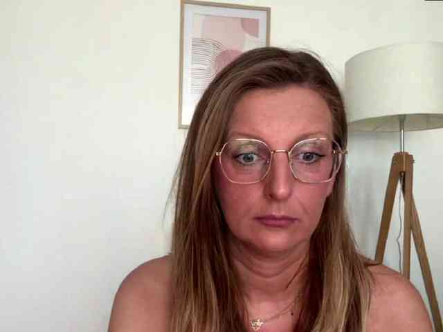 RachellaFox webcam