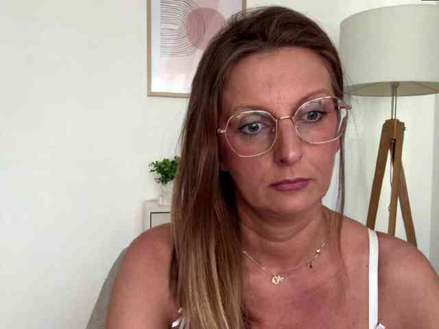 RachellaFox webcam