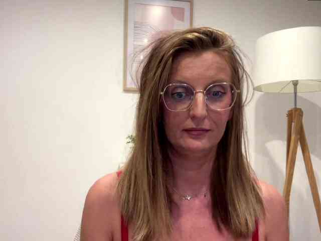 RachellaFox webcam