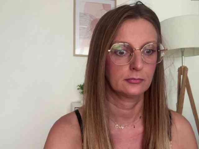 RachellaFox webcam