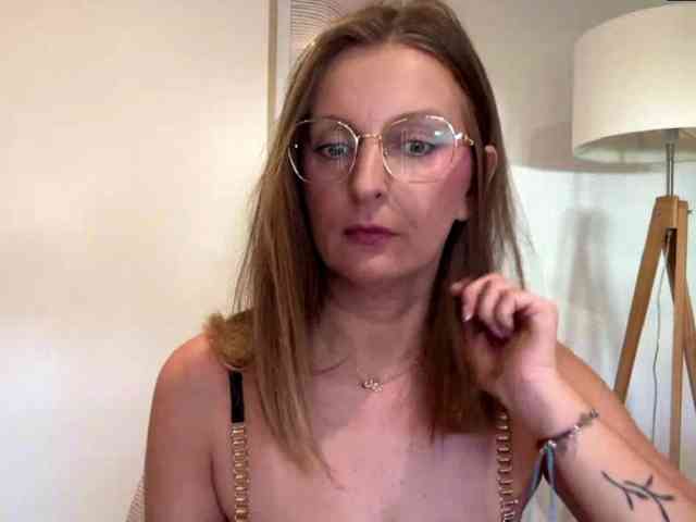 RachellaFox webcam