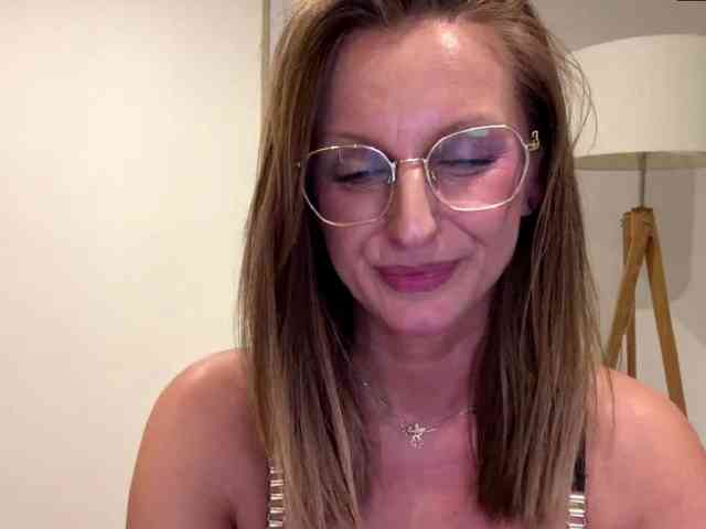 RachellaFox webcam