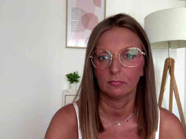 RachellaFox webcam