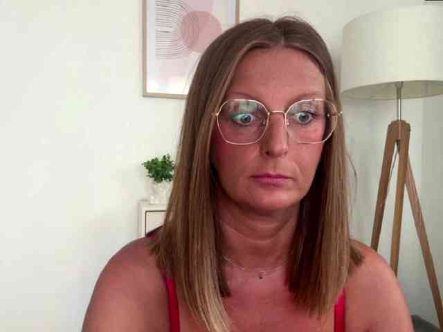 RachellaFox webcam