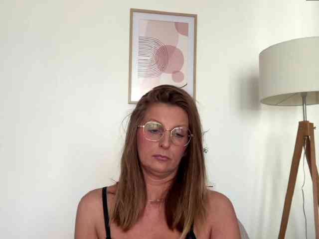 RachellaFox webcam
