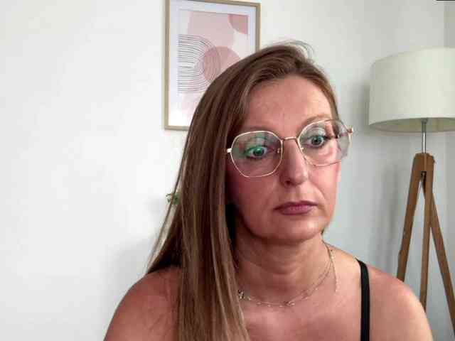 RachellaFox webcam