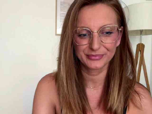 RachellaFox webcam