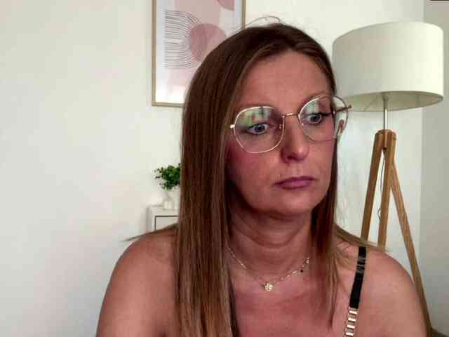 RachellaFox webcam
