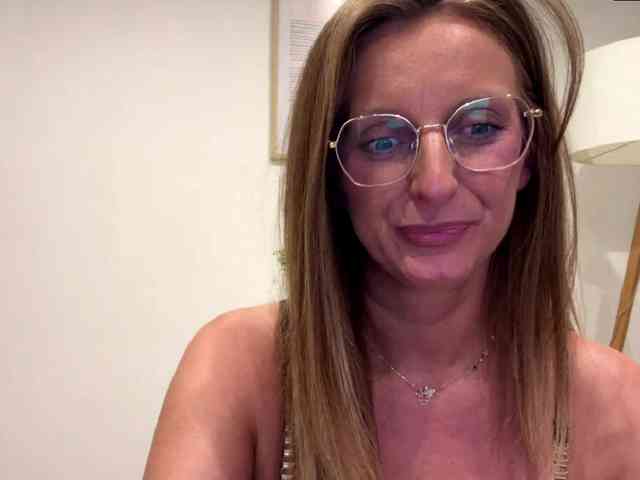 RachellaFox webcam