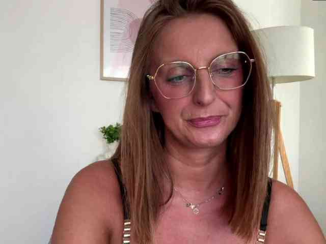 RachellaFox webcam