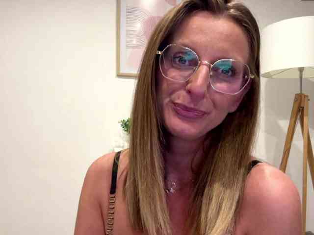 RachellaFox webcam