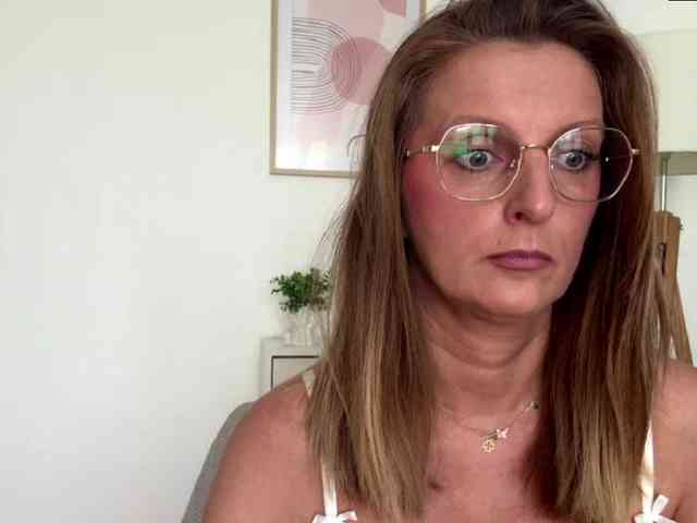 RachellaFox webcam