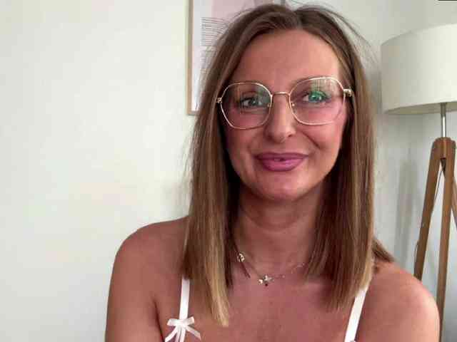 RachellaFox webcam