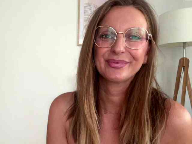 RachellaFox webcam