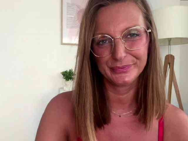 RachellaFox webcam