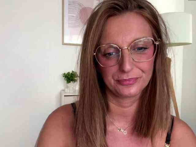 RachellaFox webcam