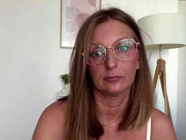 RachellaFox webcam