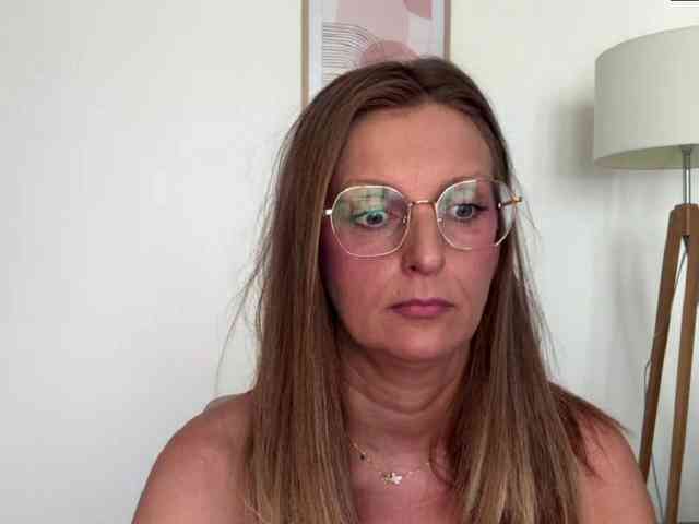 RachellaFox webcam