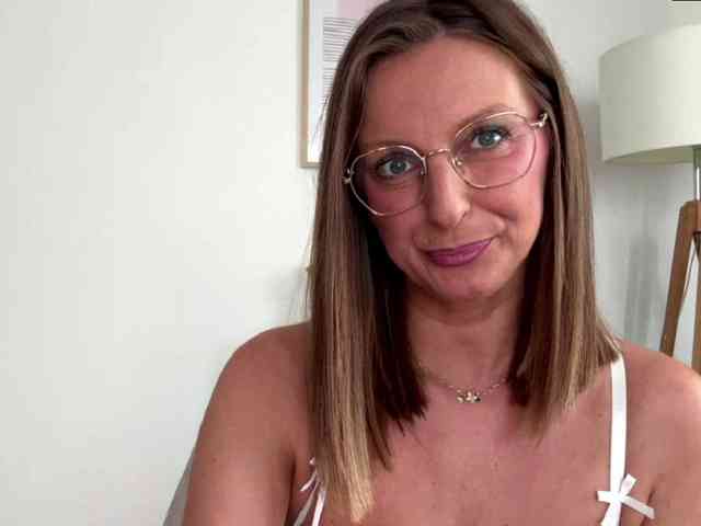 RachellaFox webcam