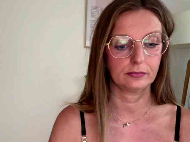 RachellaFox webcam