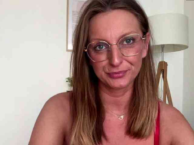 RachellaFox webcam