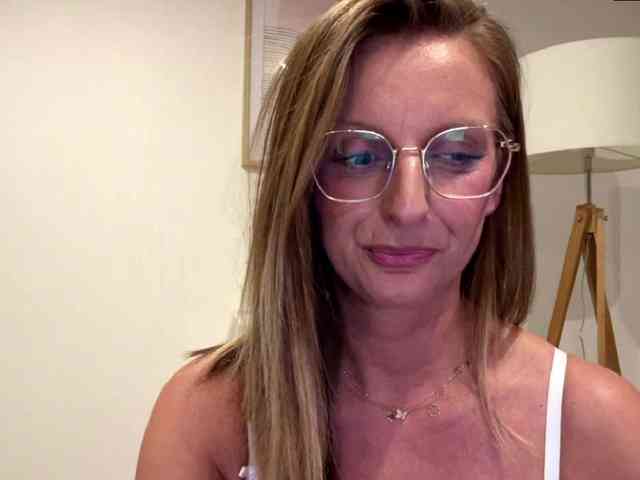 RachellaFox webcam