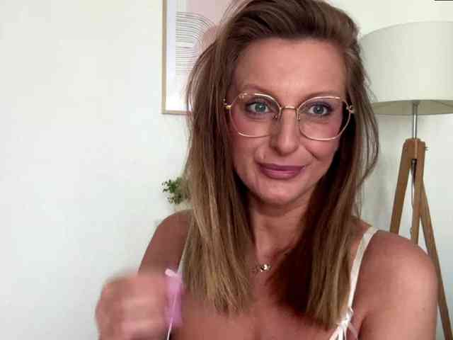 RachellaFox webcam