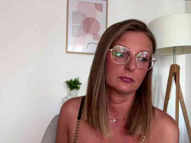 RachellaFox webcam