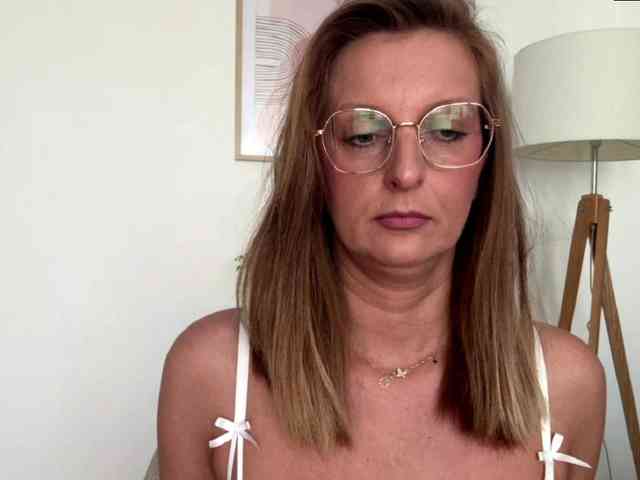 RachellaFox webcam