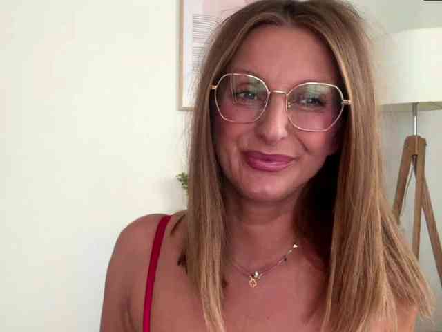 RachellaFox webcam