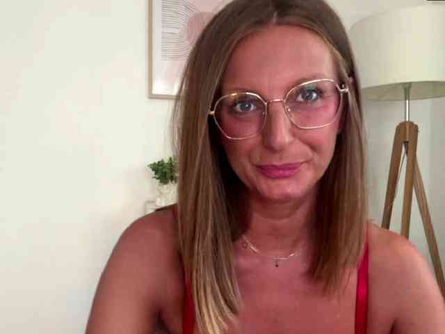 RachellaFox webcam
