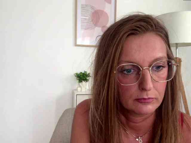 RachellaFox webcam