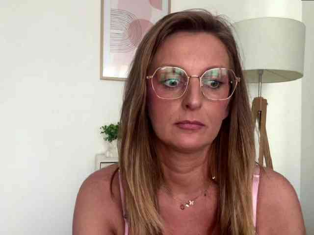 RachellaFox webcam