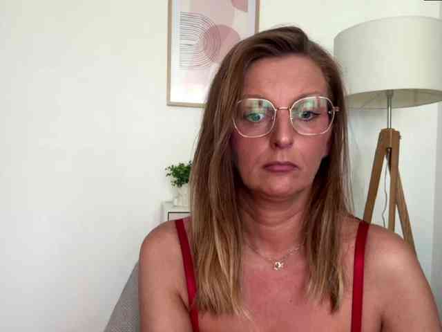 RachellaFox webcam