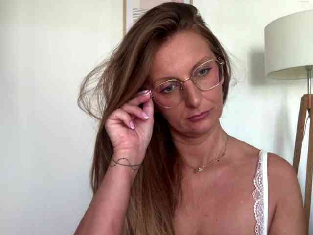 Model: RachellaFox