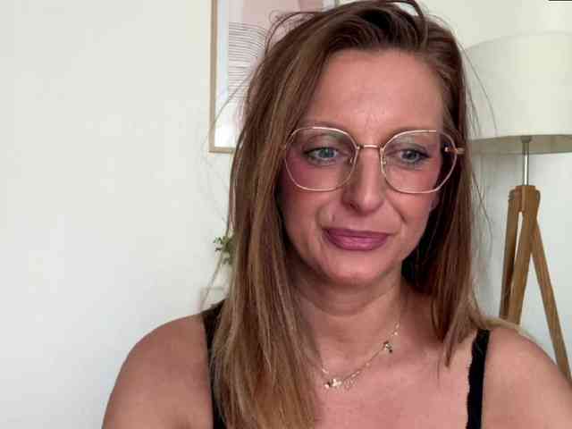 RachellaFox webcam