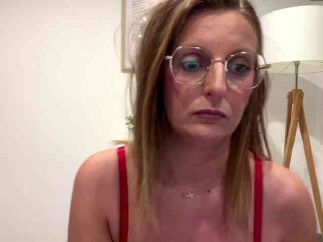 RachellaFox webcam