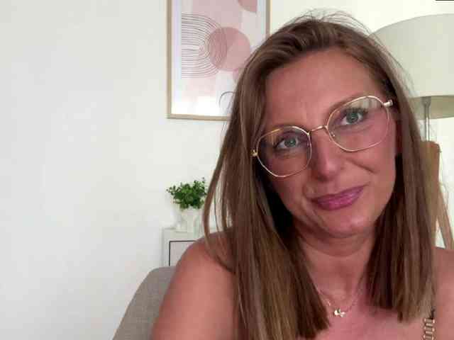 RachellaFox webcam