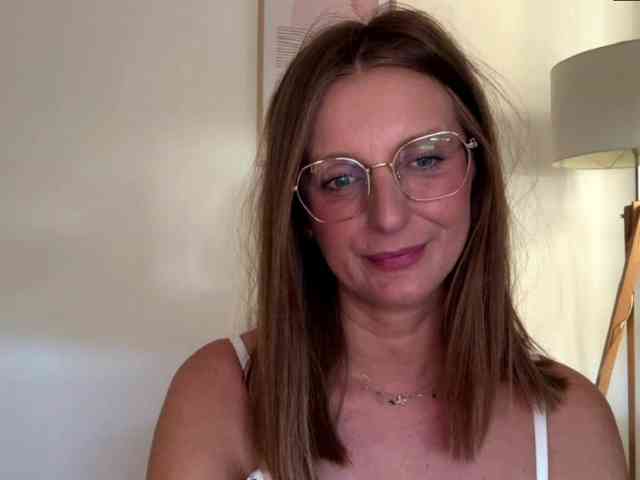 RachellaFox webcam