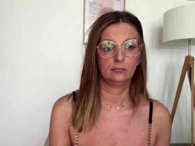 RachellaFox webcam