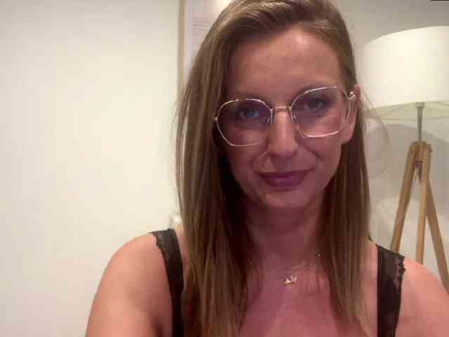 RachellaFox webcam