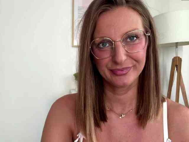 RachellaFox webcam