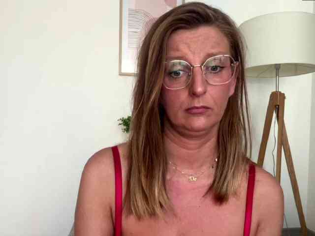 RachellaFox webcam