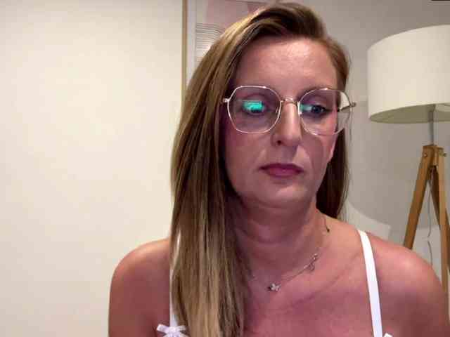RachellaFox webcam
