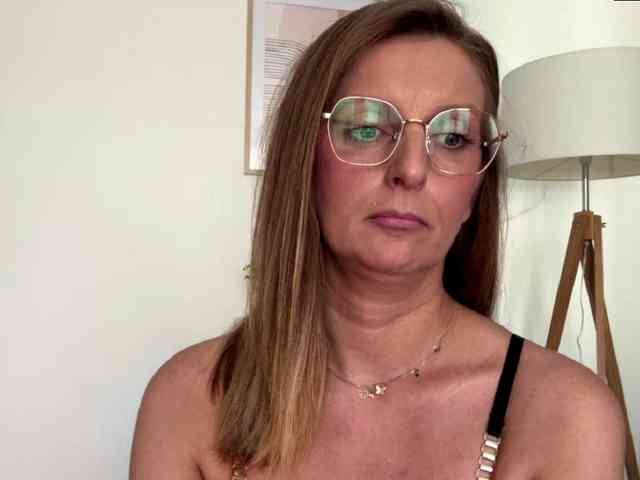 RachellaFox webcam