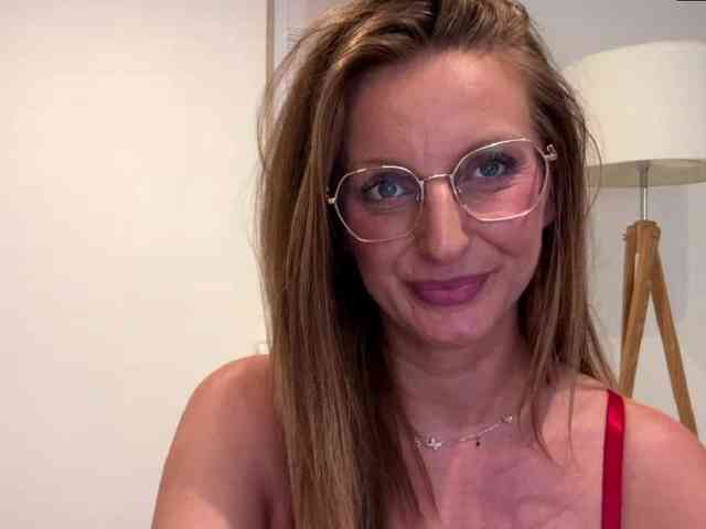 RachellaFox webcam
