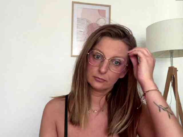 RachellaFox webcam